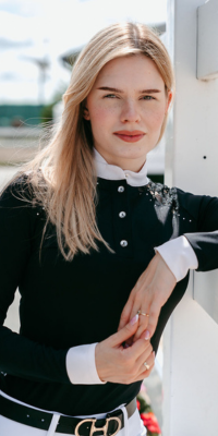 Außergewöhnlich elegante Turnierblusen mit Spitze